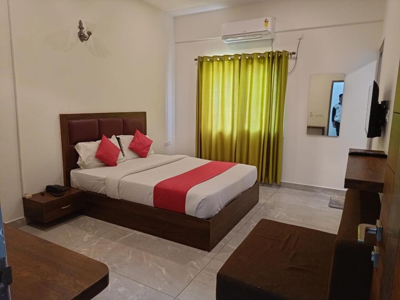 Hotel Dreams Inn Bangalore Eksteriør billede